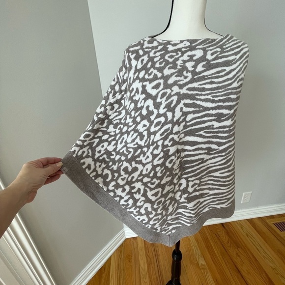 Barefoot Dreams Cozy Chic Ultra lite poncho one size asymmetrical super soft - Picture 9 of 12